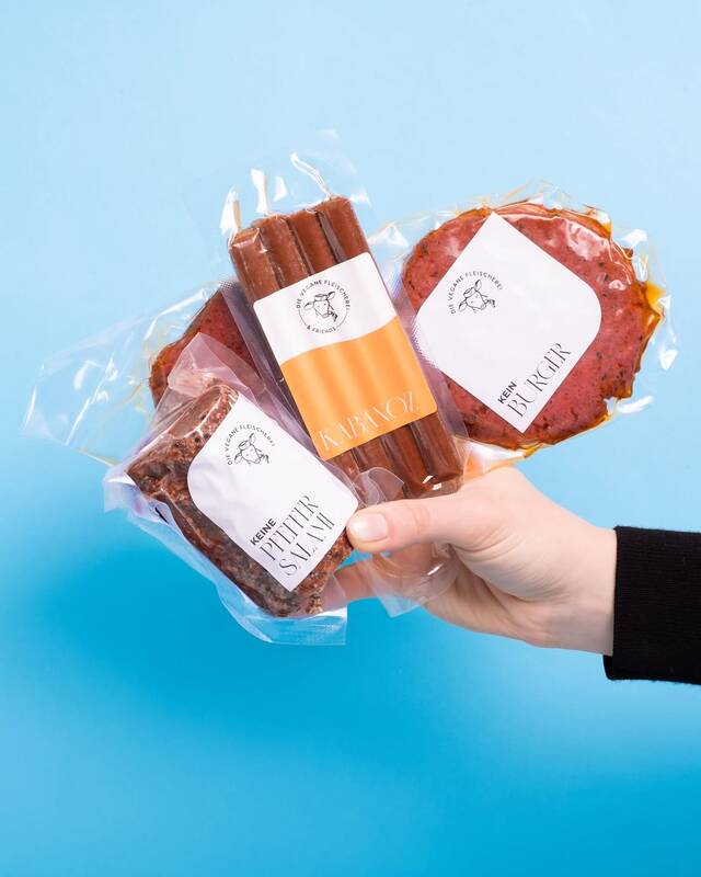 alles-was-du-liebst-nur-vegan.-wurst-aufschnitt-mehr.jpg